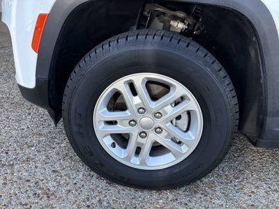 2023 Jeep Grand Cherokee Laredo 4x4