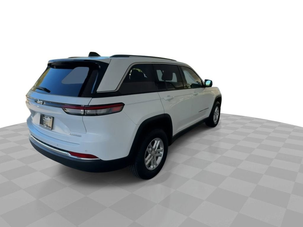 2023 Jeep Grand Cherokee Laredo 4x4