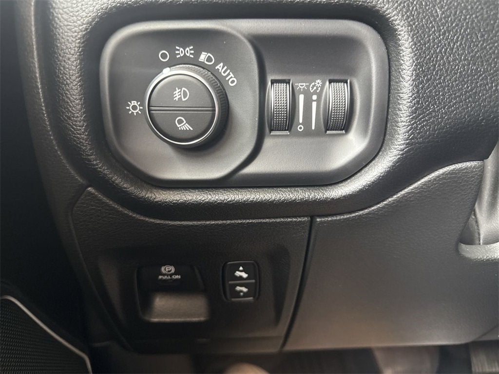 2022 RAM 1500 Laramie Crew Cab 4x4 5'7" Box