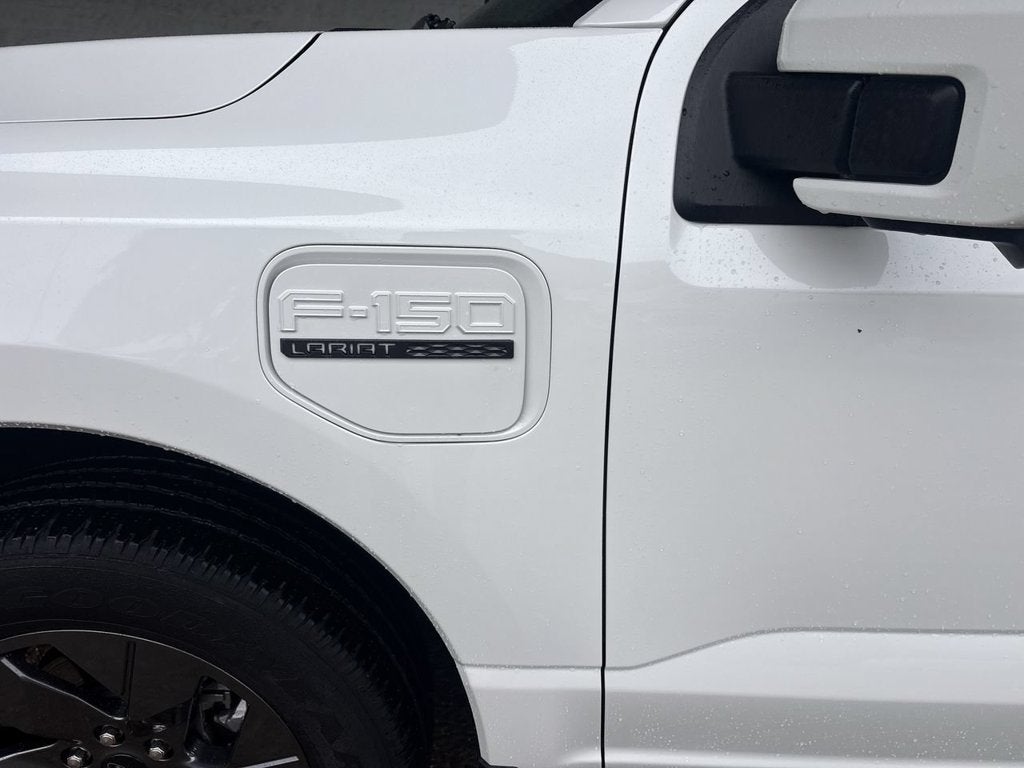 2022 Ford F-150 Lightning LARIAT