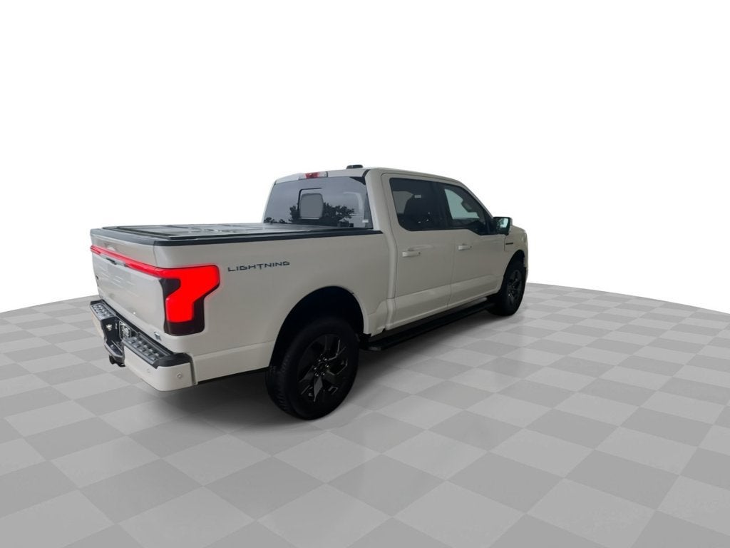 2022 Ford F-150 Lightning LARIAT