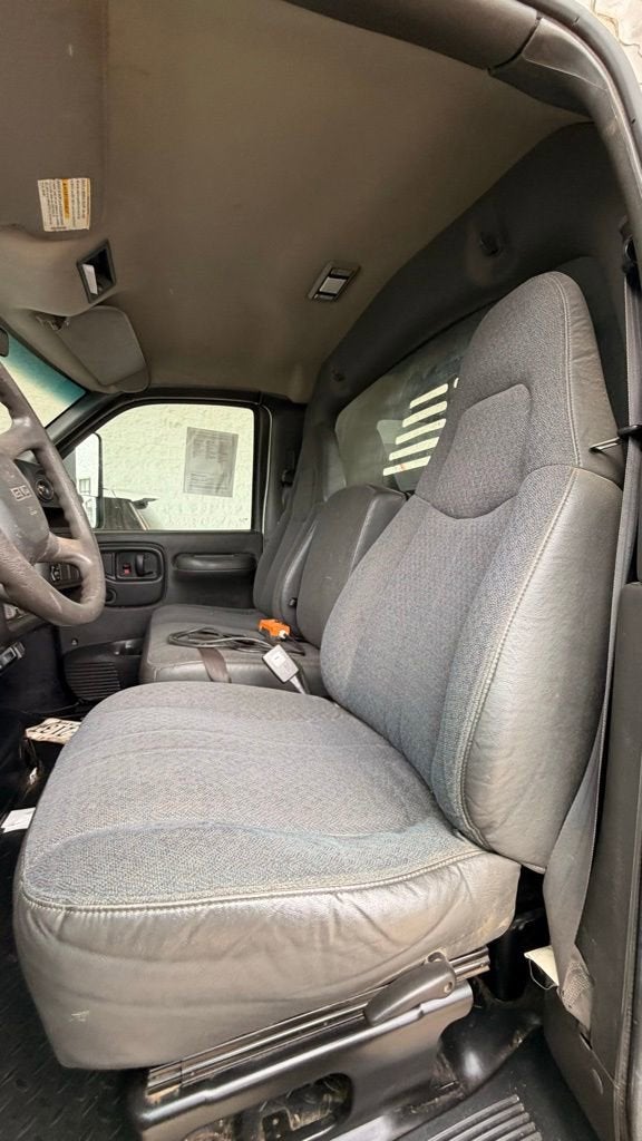 2004 GMC Topkick C5500 Base
