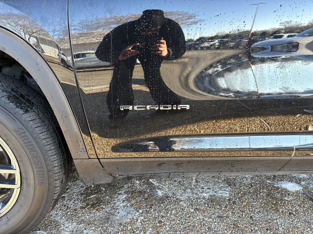 2025 GMC Acadia Elevation