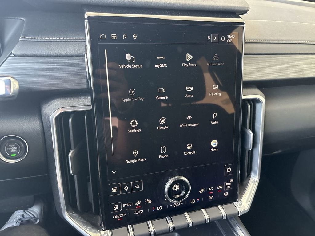 2025 GMC Acadia Elevation