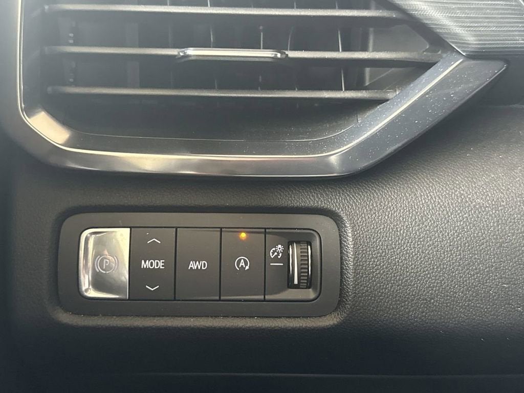 2024 GMC Acadia AT4