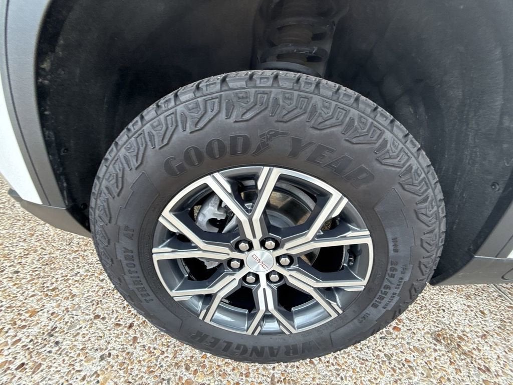 2024 GMC Acadia AT4