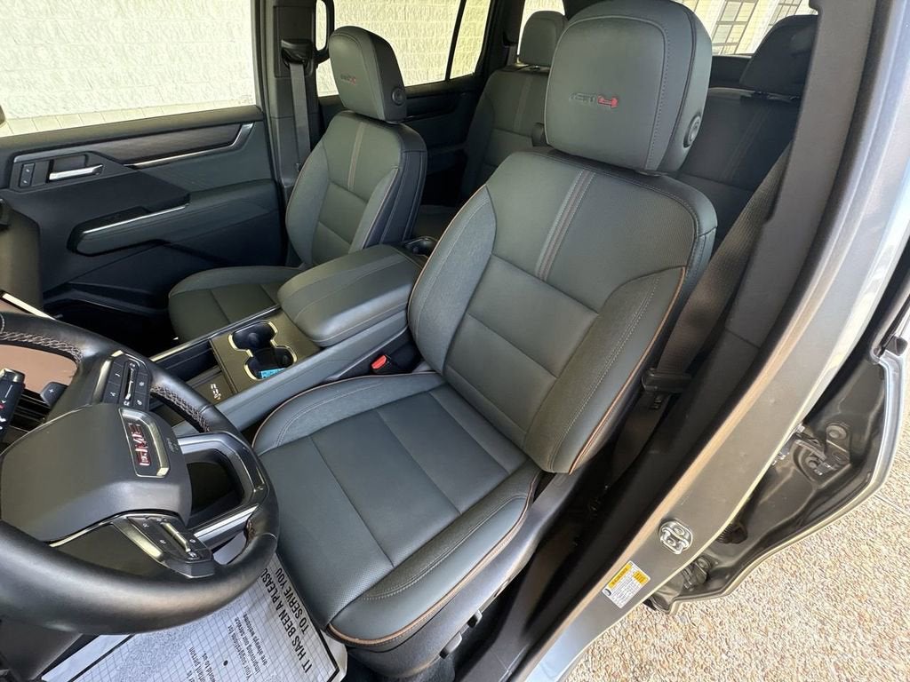 2024 GMC Acadia AT4