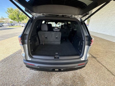 2024 GMC Acadia AT4