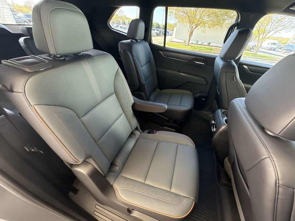 2024 GMC Acadia AT4
