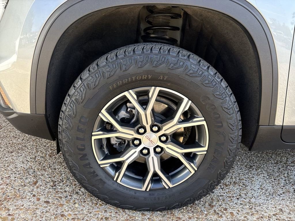 2024 GMC Acadia AT4