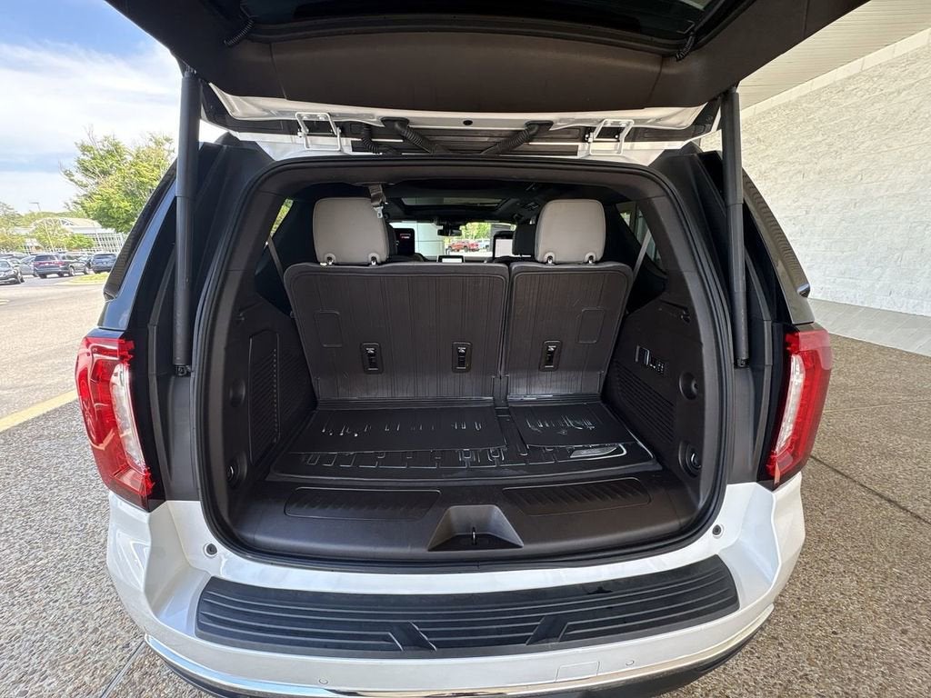 2023 GMC Yukon SLT