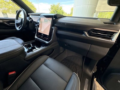 2025 GMC Yukon Elevation