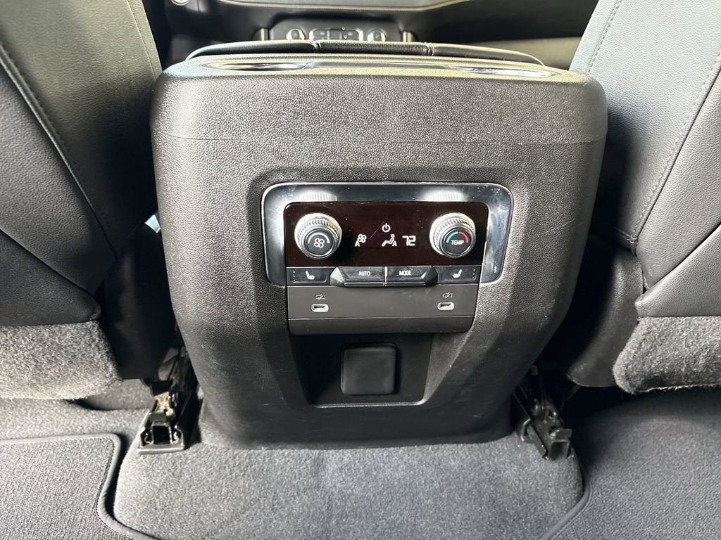 2022 GMC Yukon XL AT4