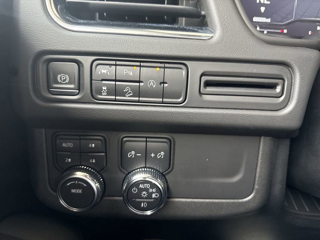 2023 GMC Yukon XL AT4