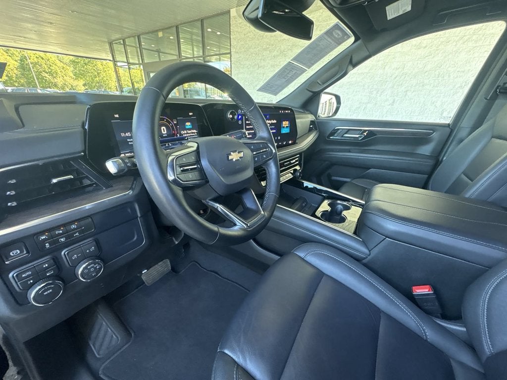 2026 Chevrolet Suburban LT - Photo 10