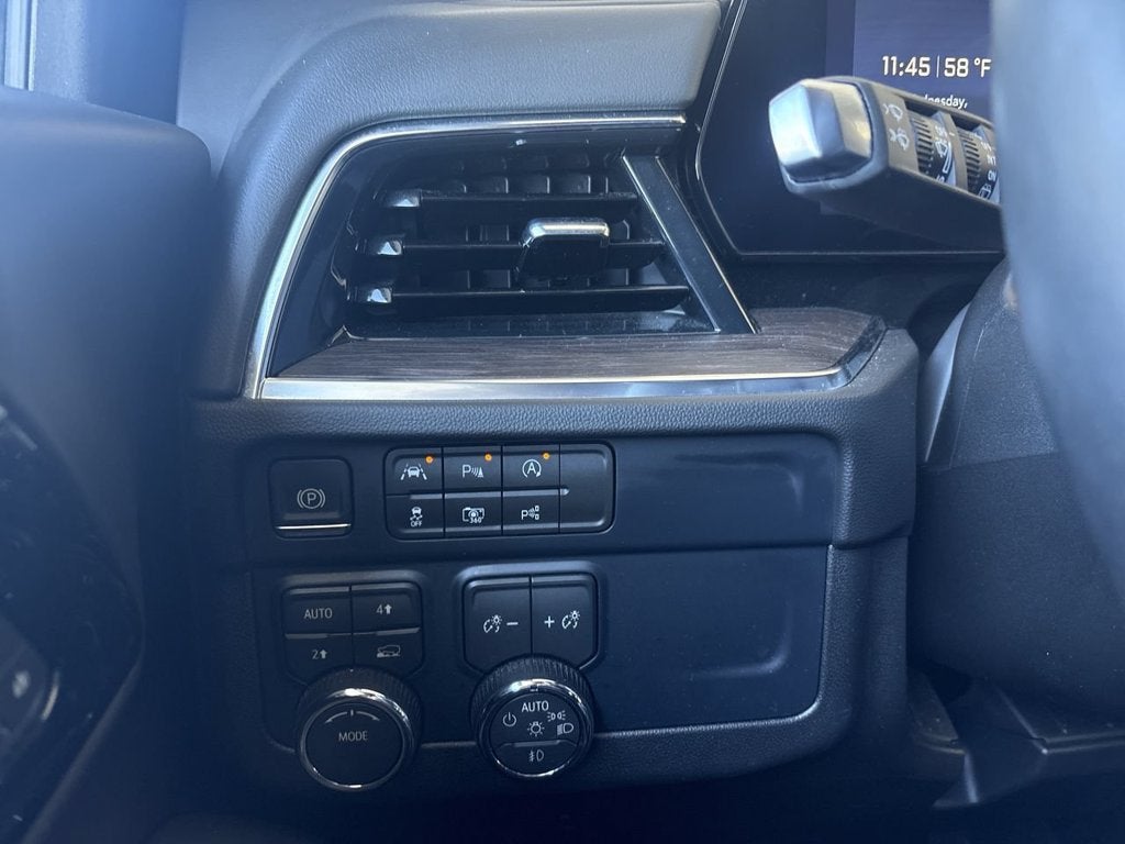 2026 Chevrolet Suburban LT - Photo 18