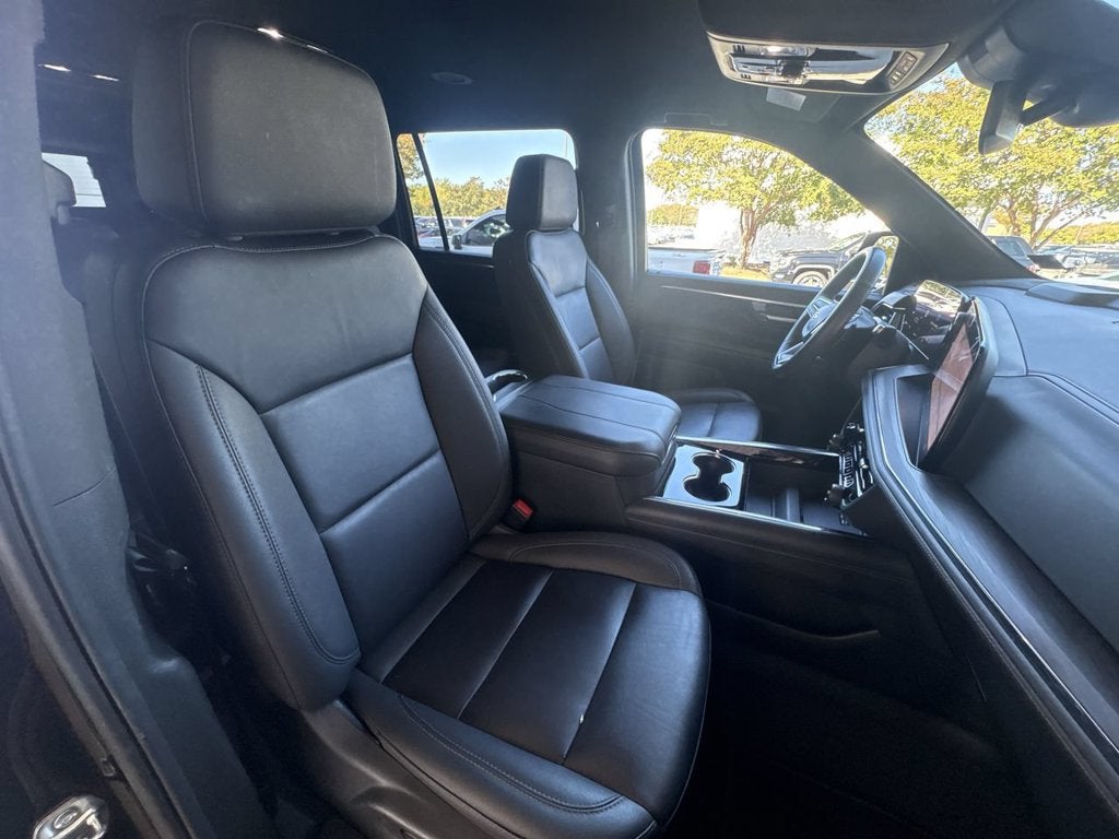 2026 Chevrolet Suburban LT - Photo 28