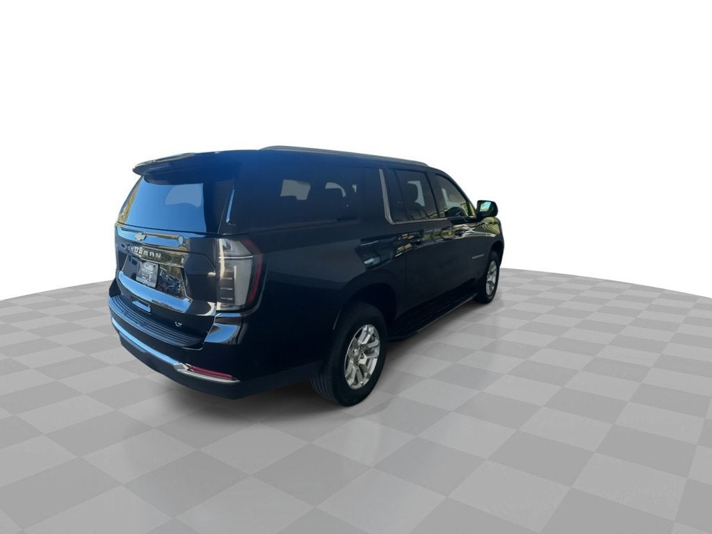 2026 Chevrolet Suburban LT - Photo 8
