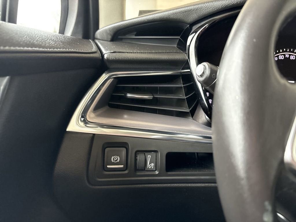 2017 Cadillac XT5 Luxury FWD