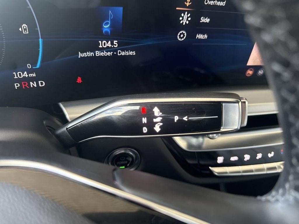 2025 Cadillac LYRIQ Luxury 1