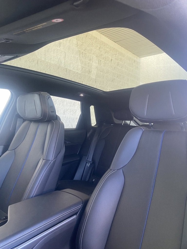 2024 Cadillac LYRIQ Luxury 1