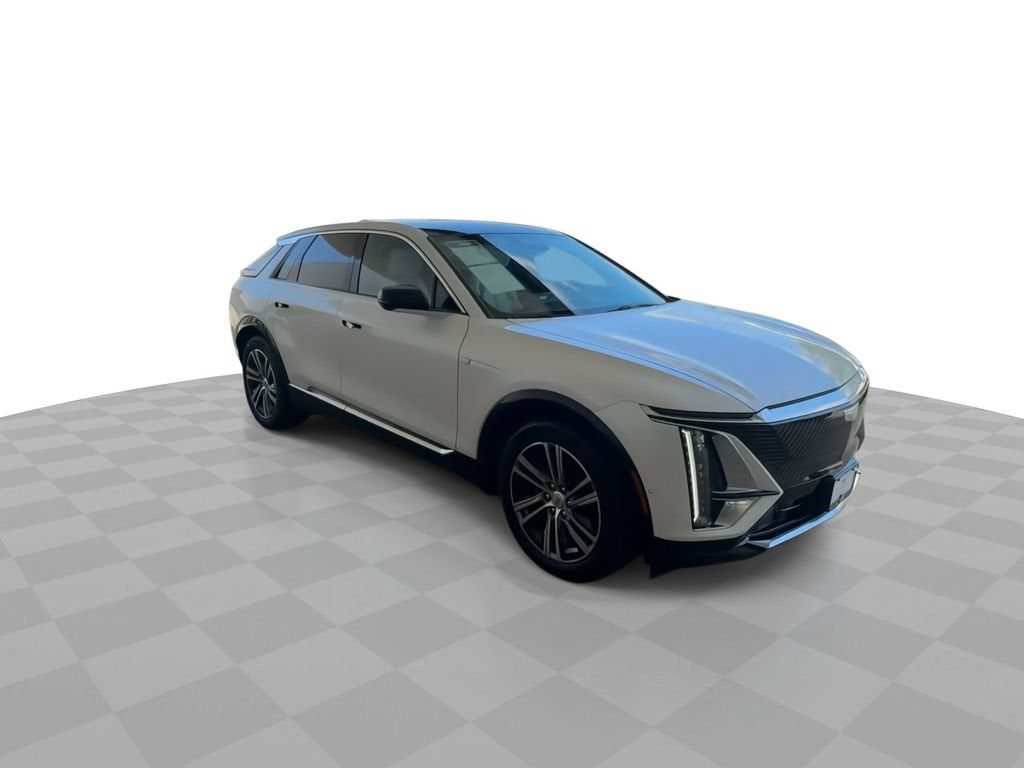 2024 Cadillac LYRIQ Luxury 1