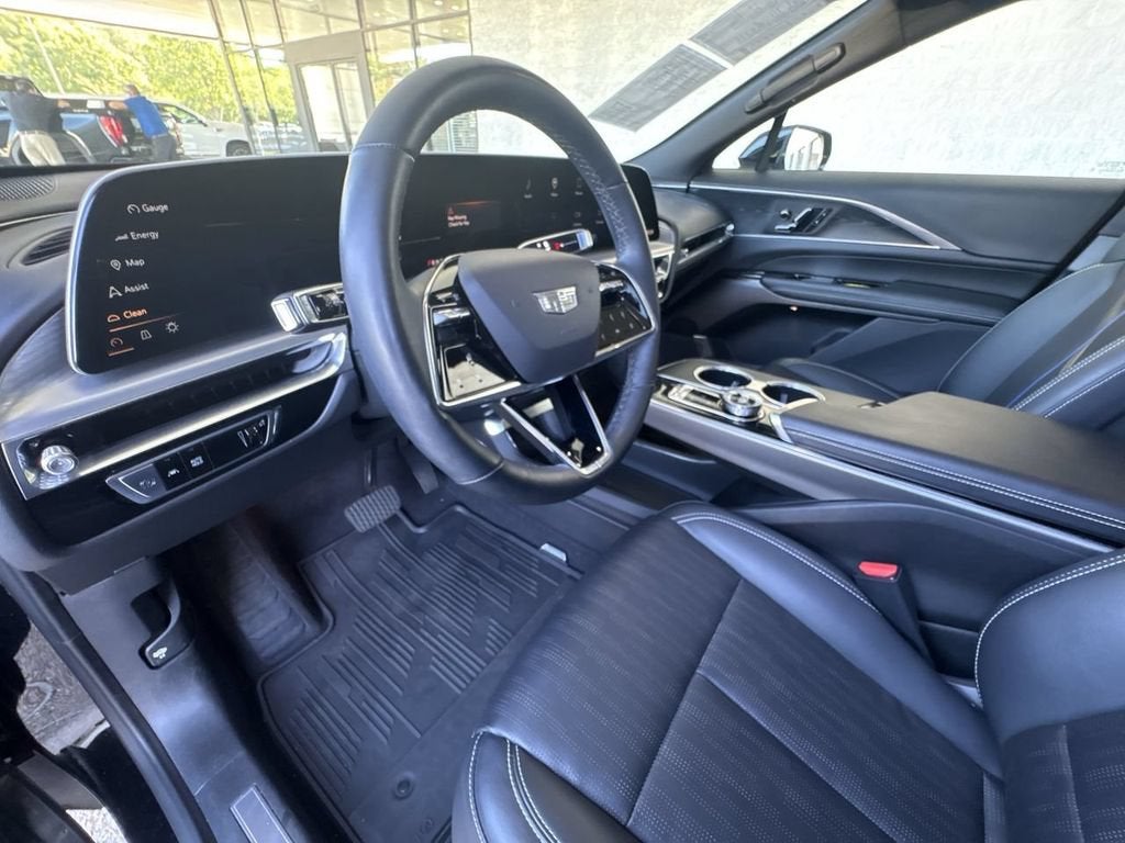 2024 Cadillac LYRIQ Luxury 1