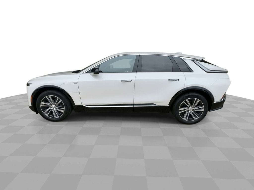 2024 Cadillac LYRIQ Luxury 1