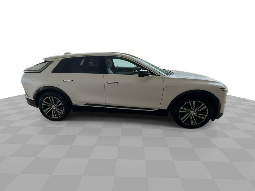 2024 Cadillac LYRIQ Luxury 1