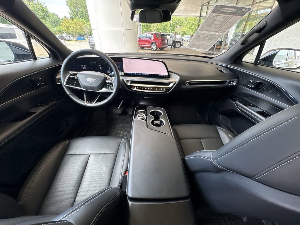 2024 Cadillac LYRIQ Luxury 1