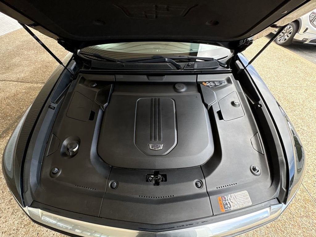 2024 Cadillac LYRIQ Luxury 1