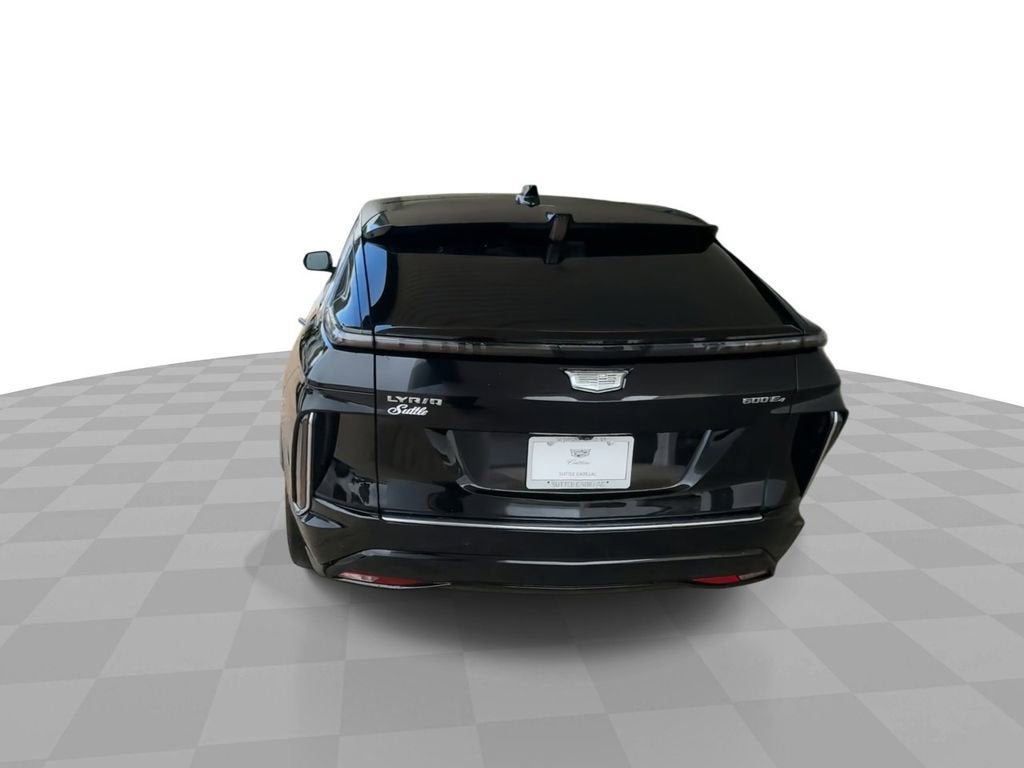 2024 Cadillac LYRIQ Luxury 1