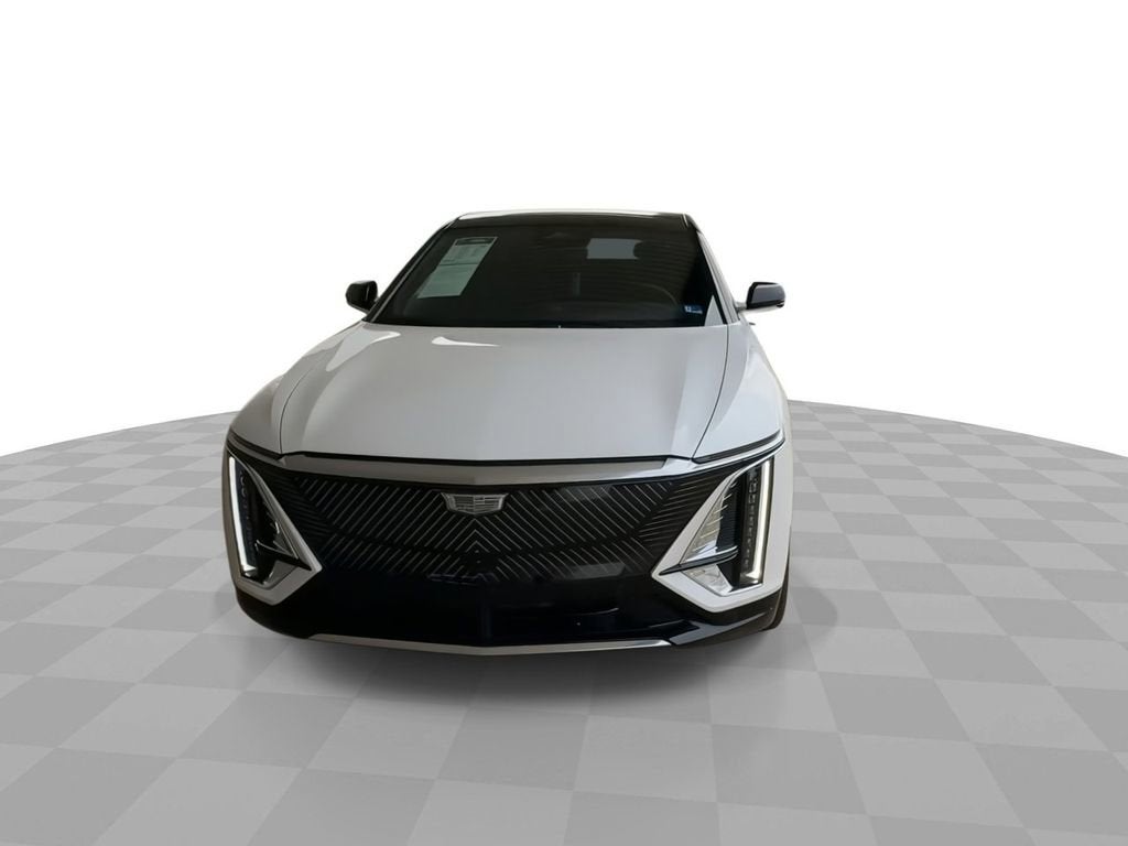 2025 Cadillac LYRIQ Luxury 2