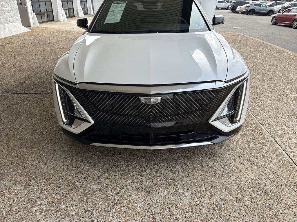 2025 Cadillac LYRIQ Luxury 2