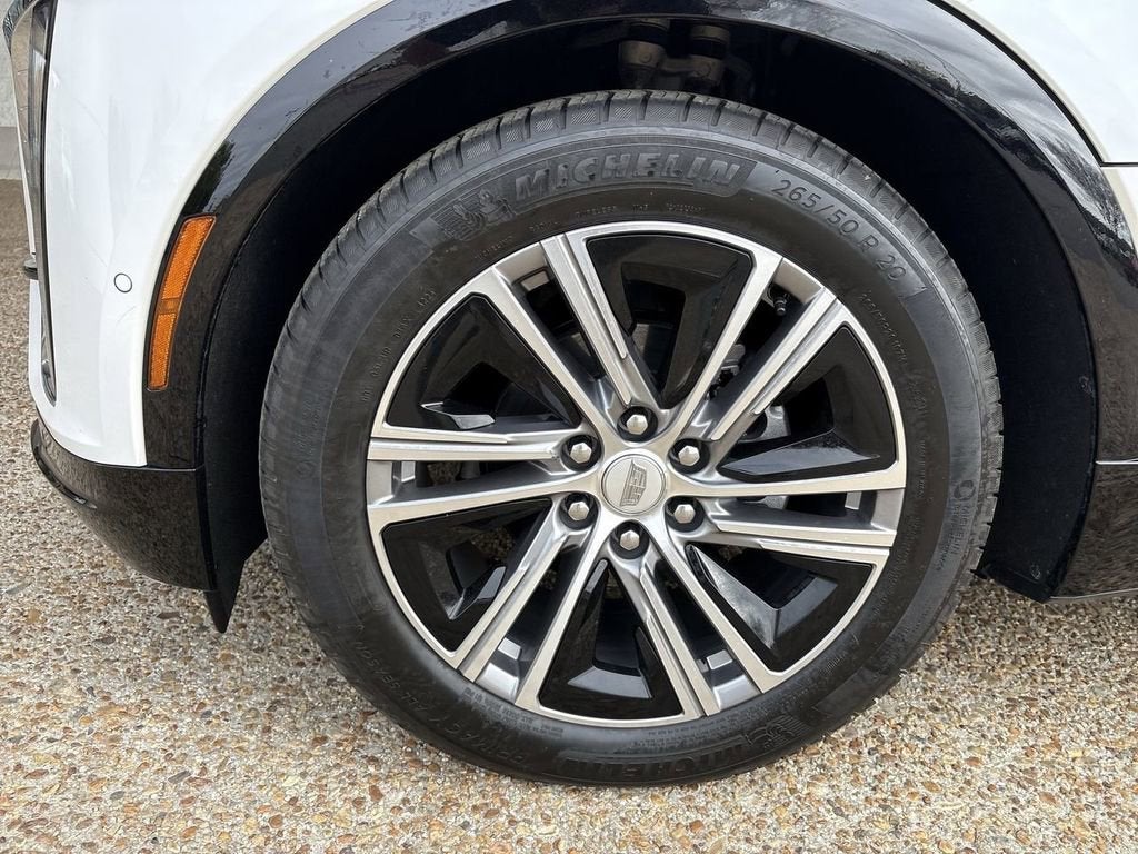 2025 Cadillac LYRIQ Luxury 2