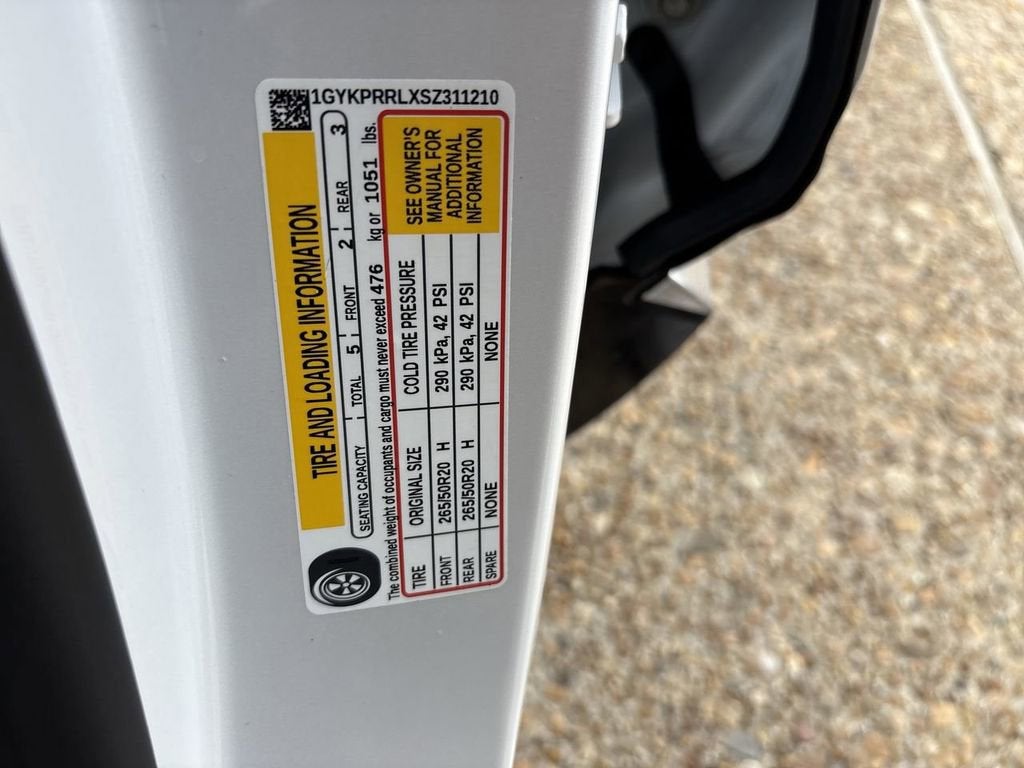 2025 Cadillac LYRIQ Luxury 2