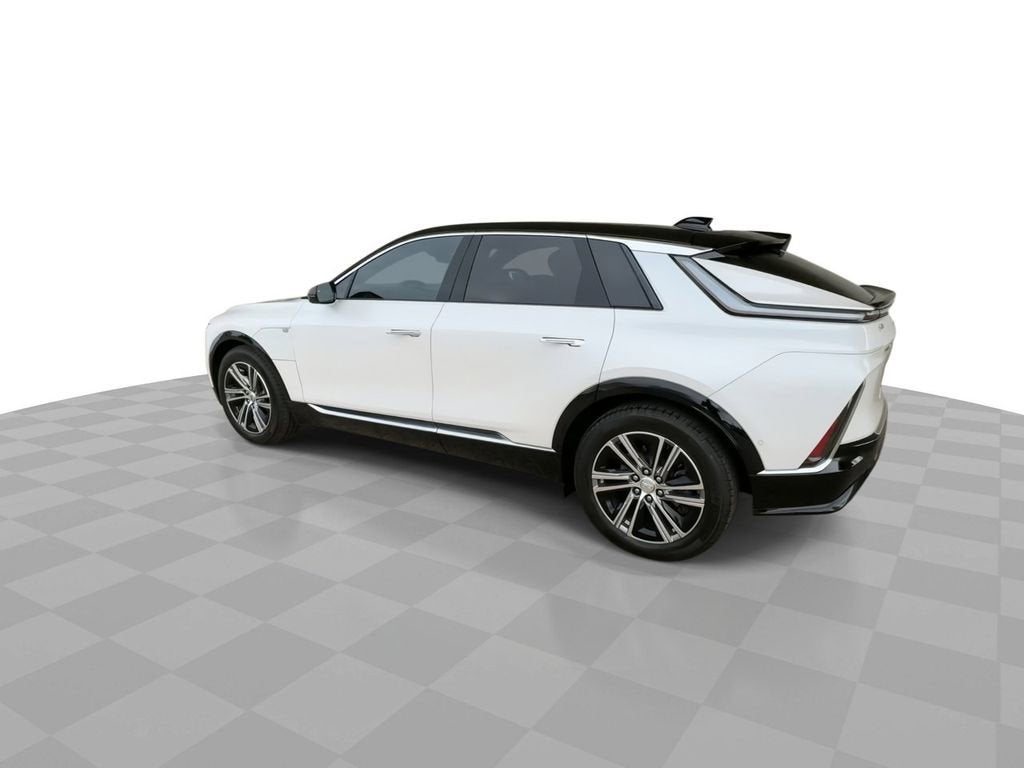 2025 Cadillac LYRIQ Luxury 2