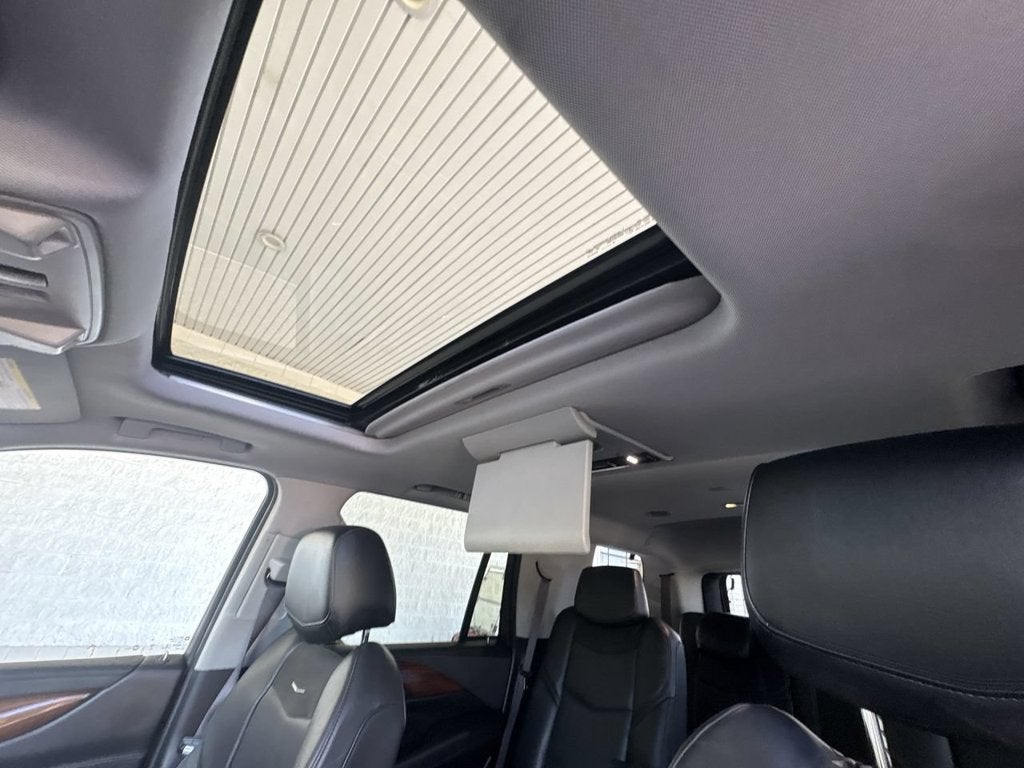 2016 Cadillac Escalade Luxury Collection