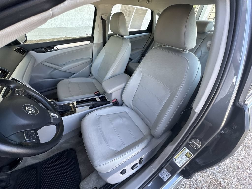 2012 Volkswagen Passat 2.5L SE