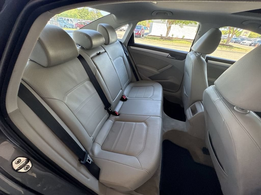 2012 Volkswagen Passat 2.5L SE