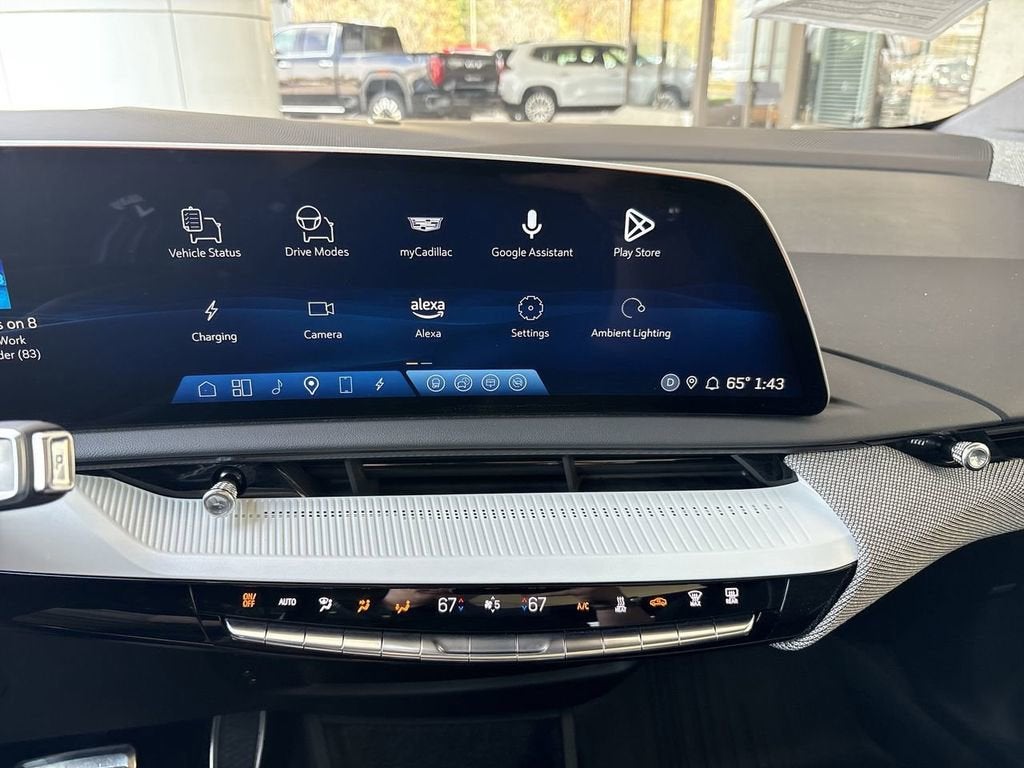 2025 Cadillac OPTIQ Luxury 2