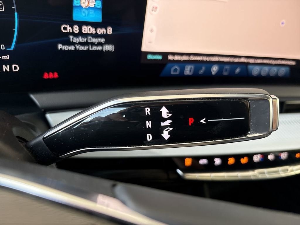 2025 Cadillac OPTIQ Luxury 2