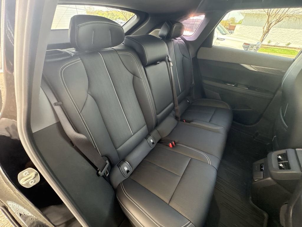 2025 Cadillac OPTIQ Luxury 2