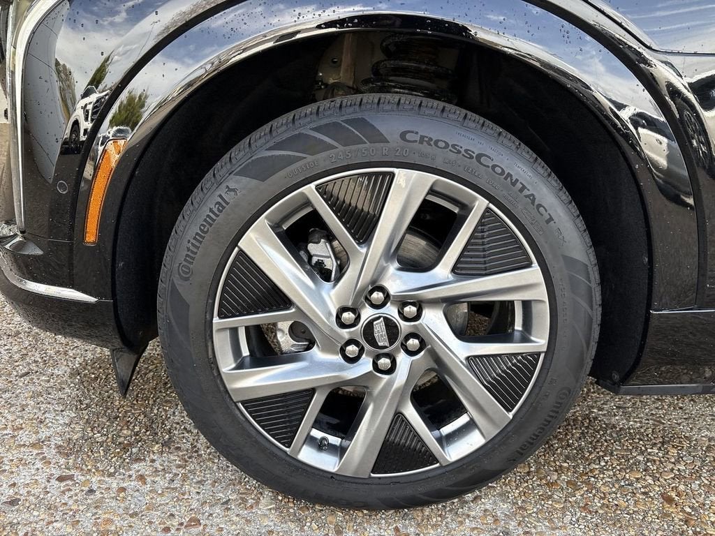 2025 Cadillac OPTIQ Luxury 2