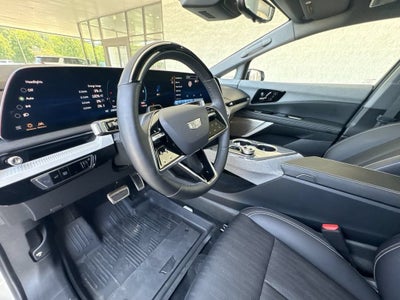 2025 Cadillac OPTIQ Luxury 2