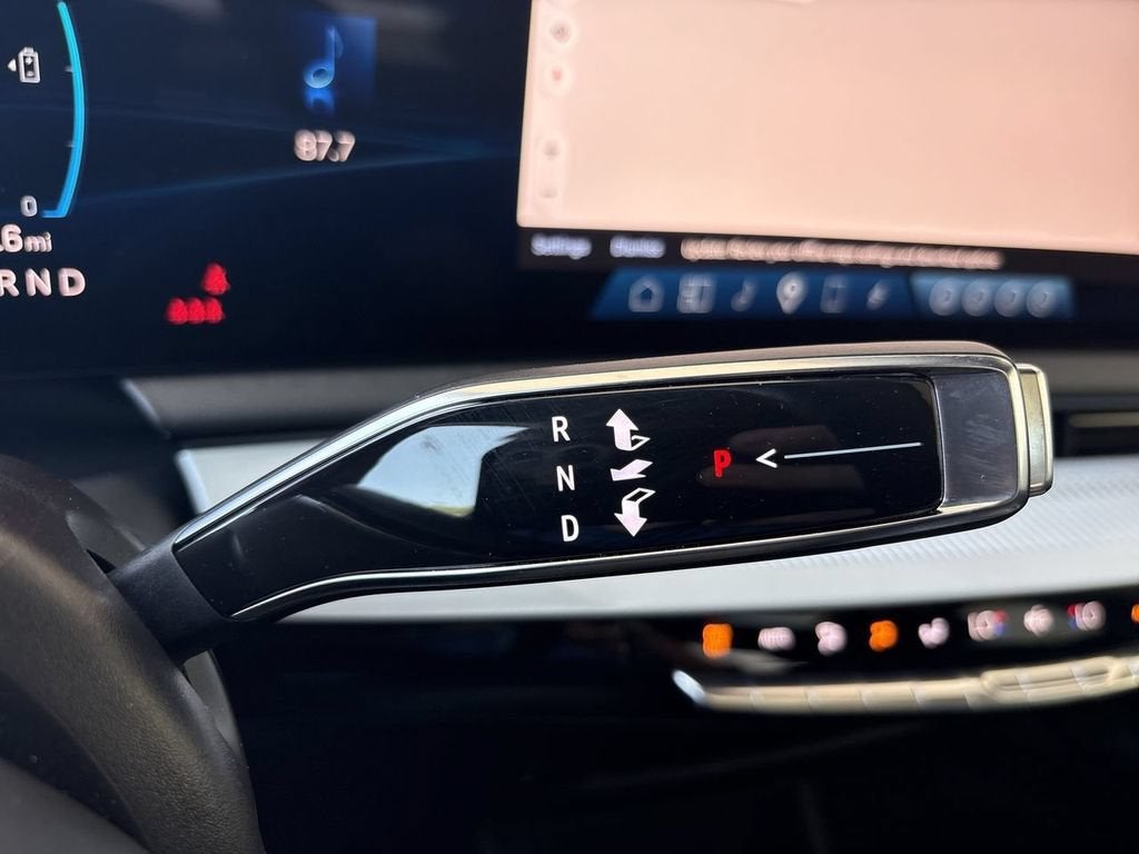 2025 Cadillac OPTIQ Luxury 2