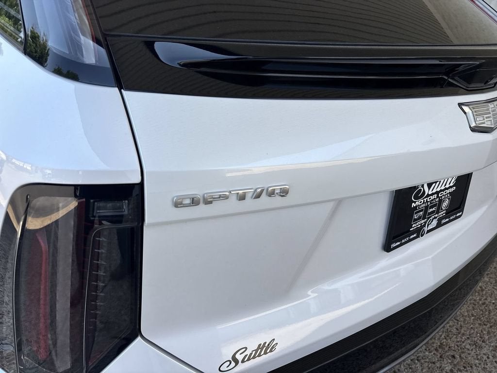 2025 Cadillac OPTIQ Luxury 2