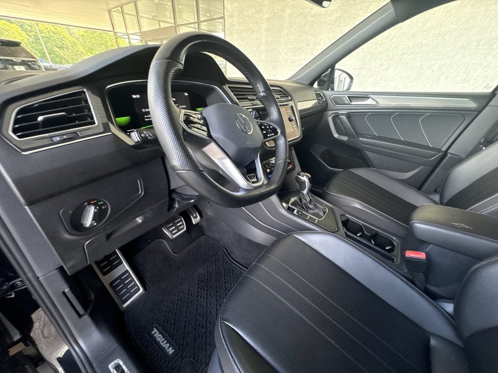 2022 Volkswagen Tiguan SE R-Line Black