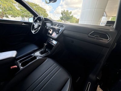 2022 Volkswagen Tiguan SE R-Line Black