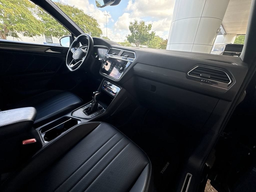 2022 Volkswagen Tiguan SE R-Line Black